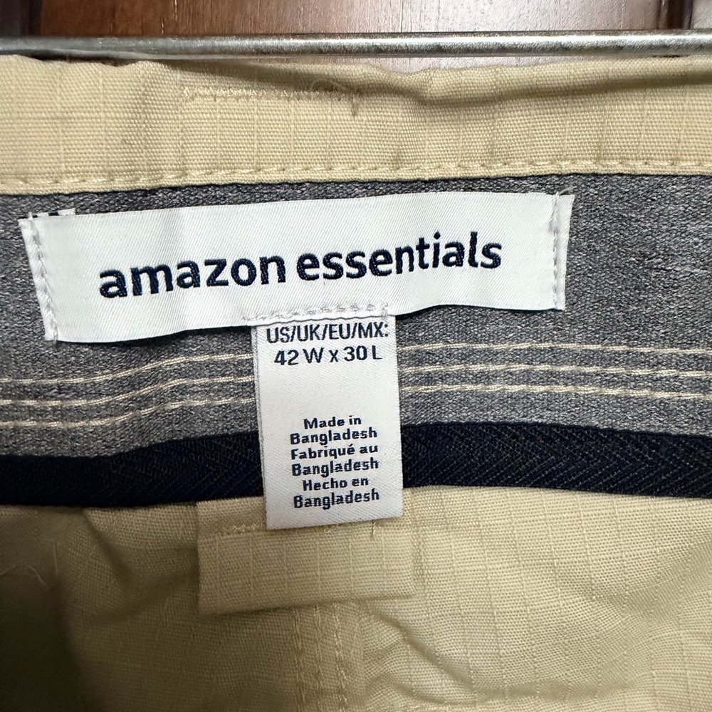 Amazon Essentials Cargo Pants - Picture 5 of 6